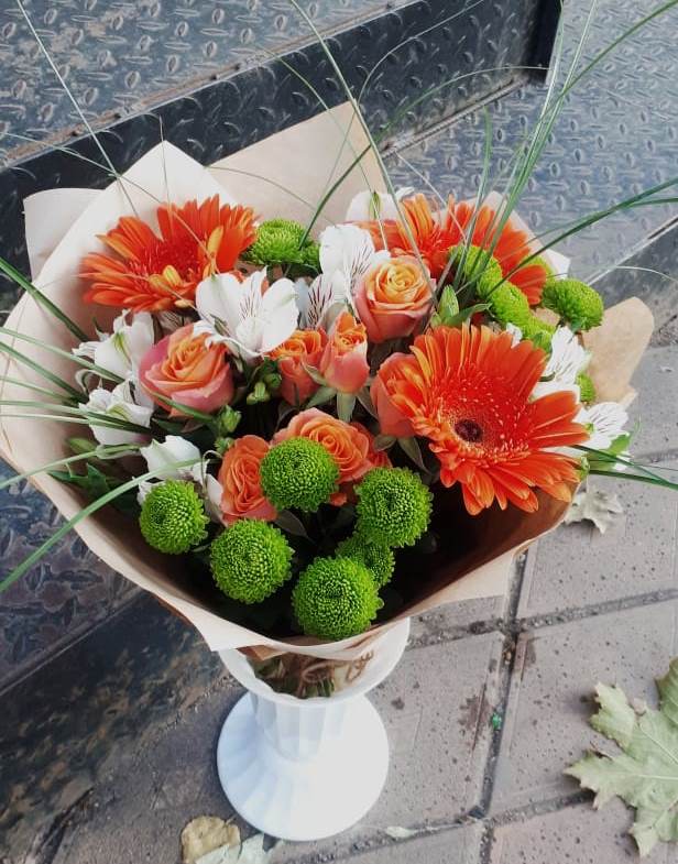 Букет цветов из: Герберы, Хризантемы, Альстромерии и Розы в Поселок Лесхоза