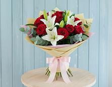 Букет цветов из:  Лилии и Розы в Поселок Лесхоза
