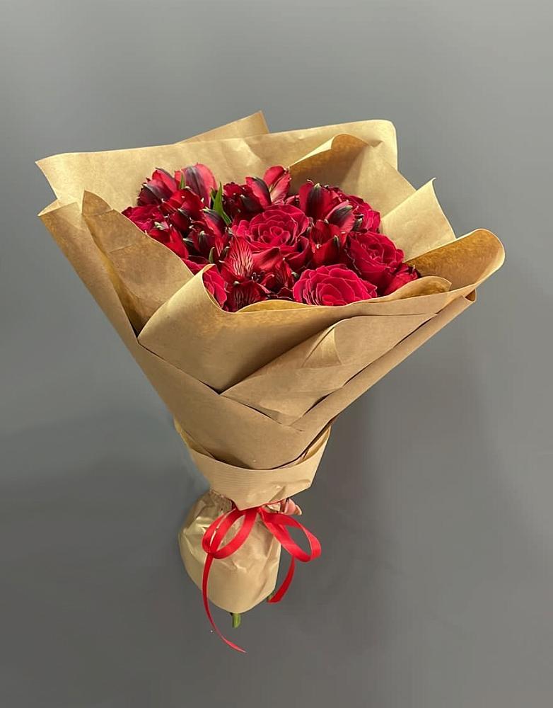 Букет цветов из: Альстромерии и Розы в Поселок Лесхоза