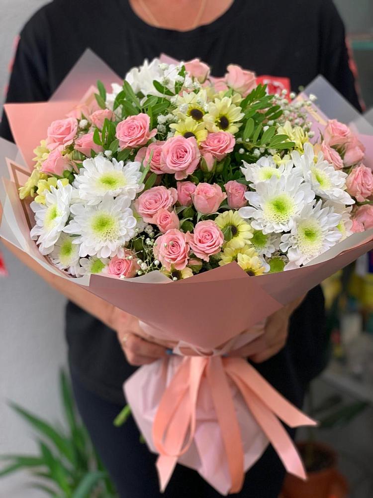 Букет цветов из: Розы и Хризантемы в Поселок Лесхоза