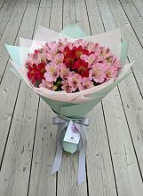 Букет цветов из:  Альстромерии в Поселок Лесхоза