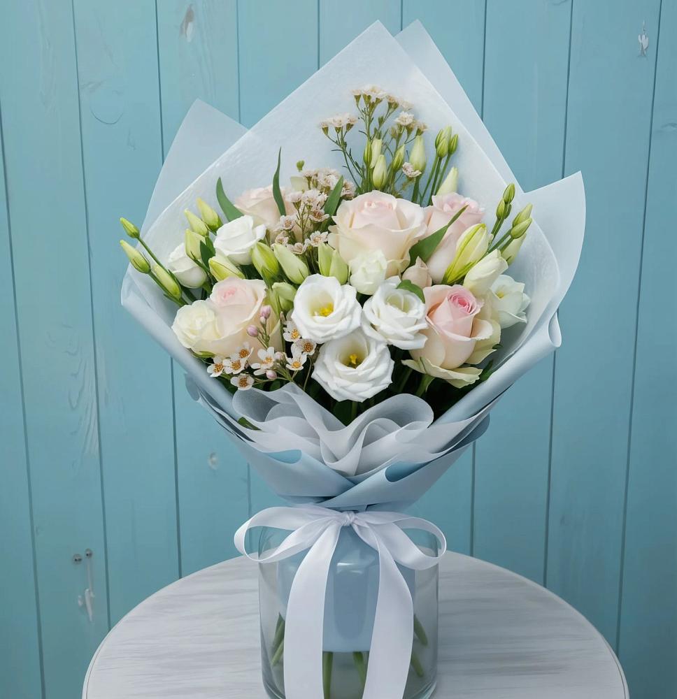 Букет цветов из: Розы и Лизиантусы в Поселок Лесхоза