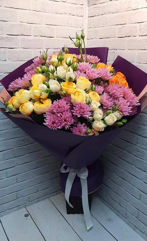 Букет цветов из: Хризантемы и Розы в Поселок Лесхоза