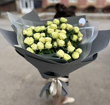 Букет Белые кустовые розы Солинеро в Поселок Лесхоза