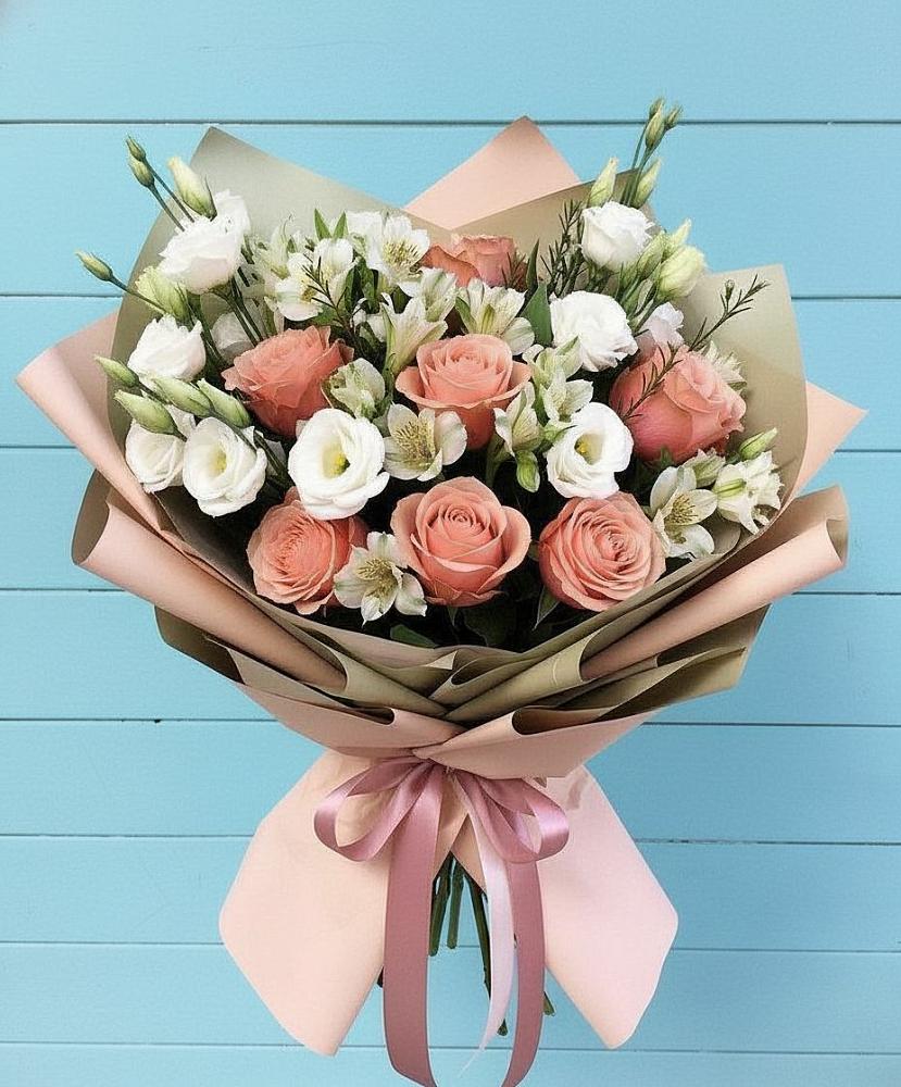 Букет цветов из: Розы, Альстромерии и Лизиантусы в Поселок Лесхоза