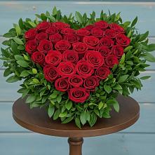 Цветочная композиция из Розы в виде сердца в Поселок Лесхоза