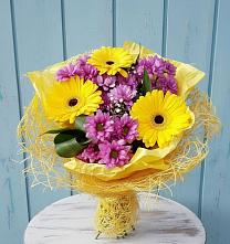 Букет цветов из:  Хризантемы и Герберы в Поселок Лесхоза