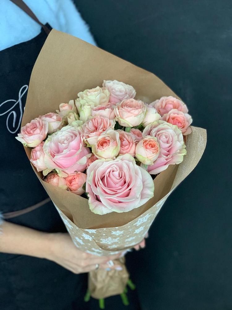 Букет цветов из: Хризантемы и Розы в Поселок Лесхоза