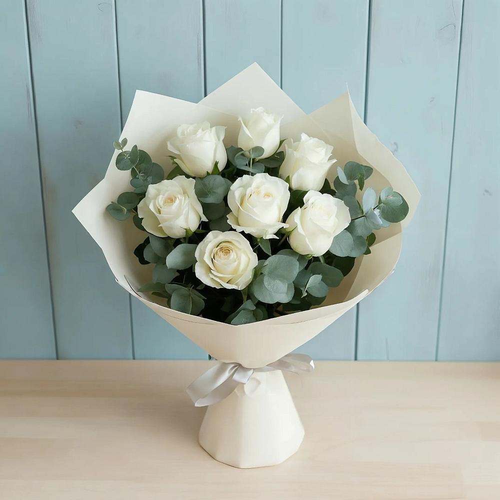 Букет Белые розы в Эвкалипте в Поселок Лесхоза