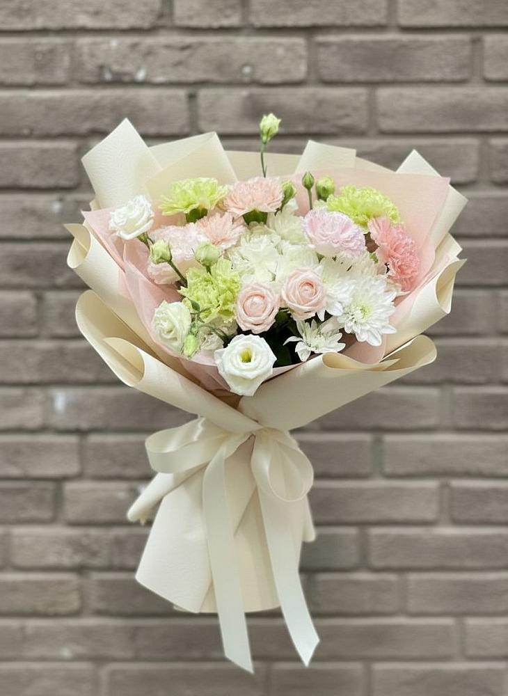 Букет цветов из: Гвоздики, Розы, Лизиантусы и Хризантемы в Поселок Лесхоза