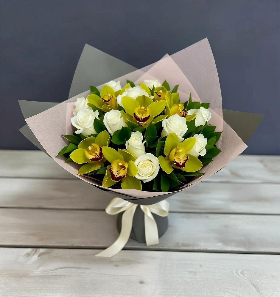 Букет цветов из: Орхидеи и Розы в Поселок Лесхоза