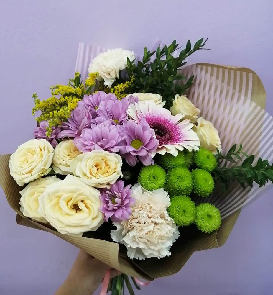 Букет цветов из: Хризантемы, Розы, Гвоздики и Герберы в Поселок Лесхоза