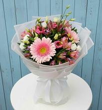Букет цветов из:  Герберы, Альстромерии и Лизиантусы в Поселок Лесхоза