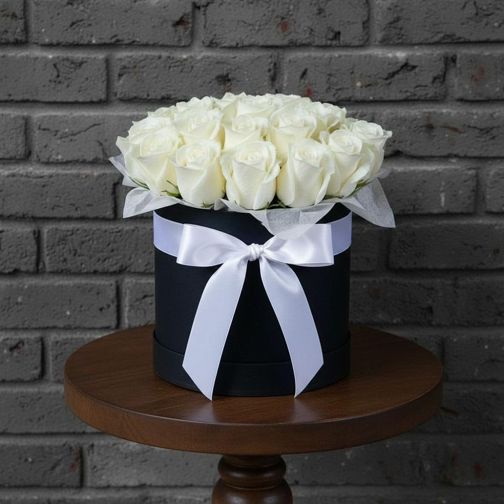 Цветочная композиция из Розы в шляпной коробке в Поселок Лесхоза