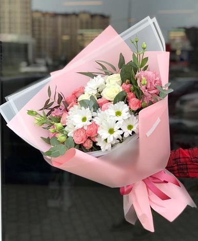Букет цветов из: Розы, Лизиантусы и Хризантемы в Поселок Лесхоза