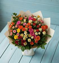 Букет Микс из разноцветных кустовых роз в Поселок Лесхоза