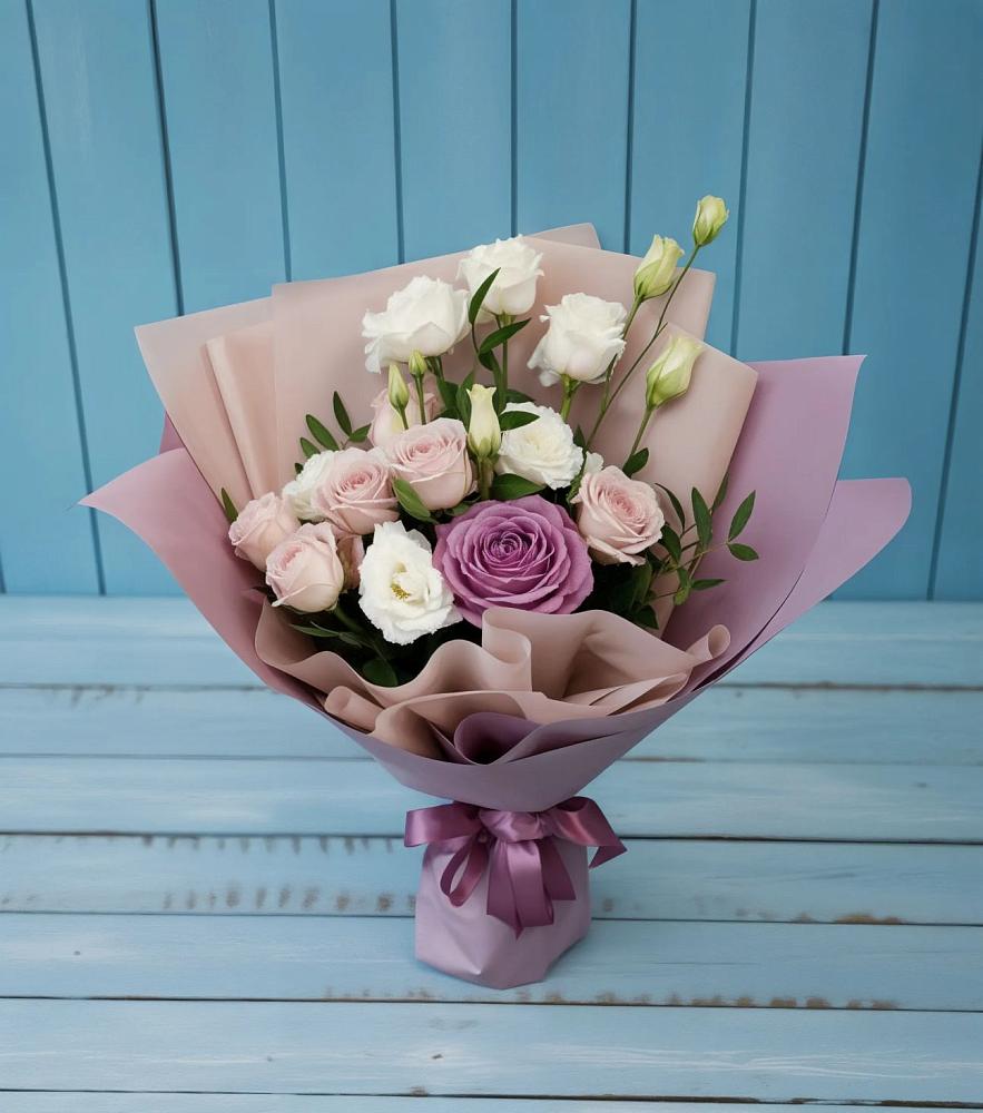 Букет цветов из: Розы и Лизиантусы в Поселок Лесхоза